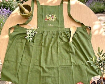 Hand Embroidered Apron Women, Personalized Apron, Flower Garden Embroidered Apron, Linen Apron, Gardening Apron, Kitchen Apron, Bee Apron