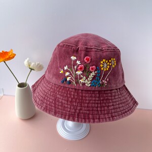 Niestandardowy haft ręczny kwiatowy kapelusz typu bucket, Daisy Bucket, Wash Cotton Hat, ręcznie robiony kapelusz letni, kapelusz dla kobiet, niestandardowy kapelusz typu bucket