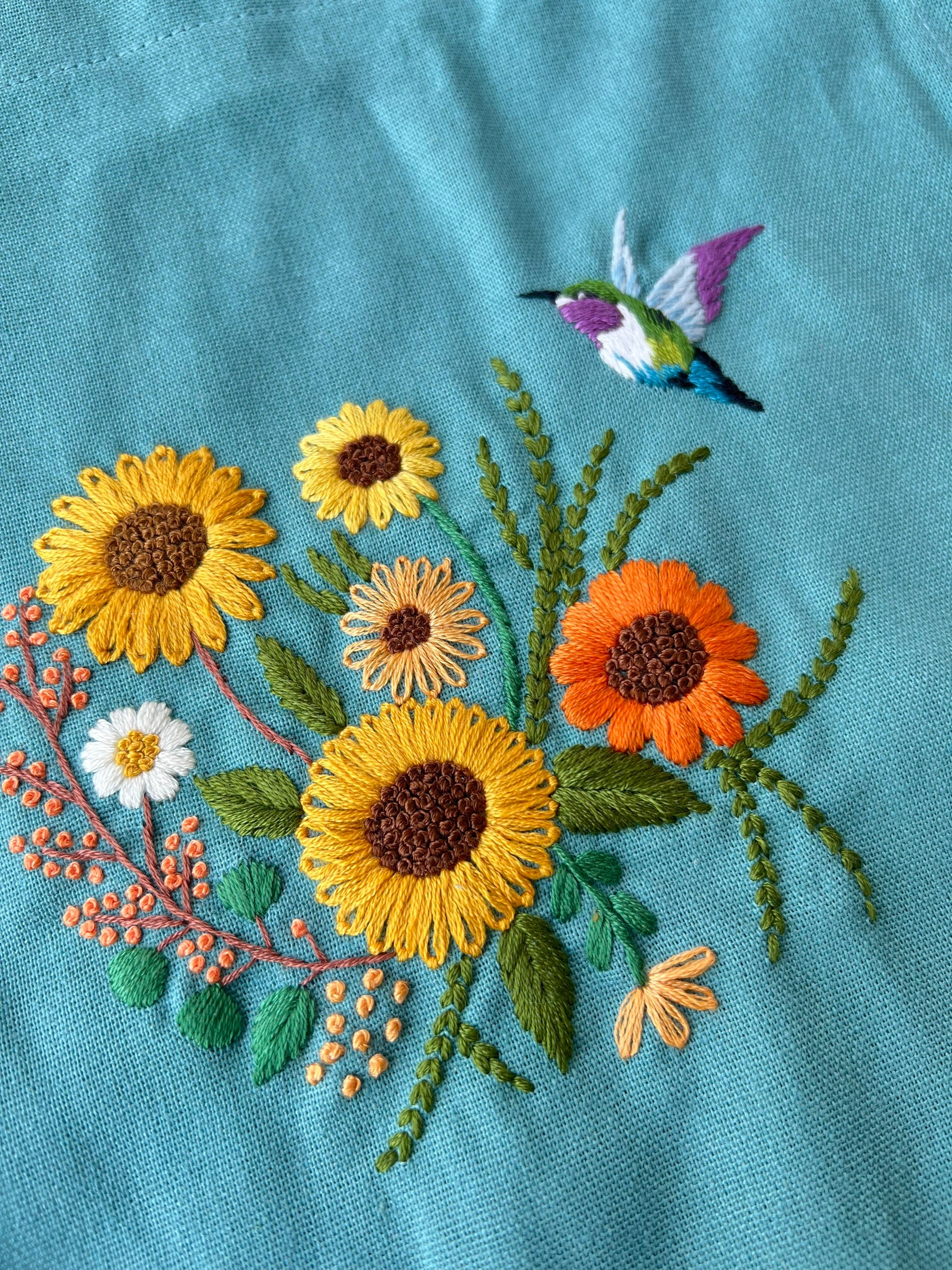 ひまわりの手刺繍エプロン（女性用）、花柄刺繍エプロン、リネン