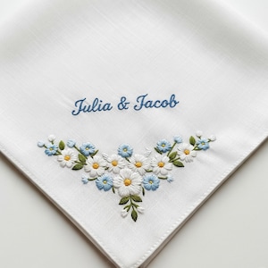 Handgeborduurde zakdoeken, gepersonaliseerde linnen bruiloft zakdoek, iets blauwe zakdoek, handgeschreven zakdoek, huwelijkscadeau