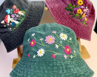 手刺繍のワイルドフラワーバケットハット、ヴィンテージ風の夏用