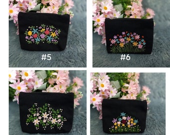 Flower Embroidered Cosmetic Bag, Floral Women Wallet, Personalized Makeup Bag, Bridesmaid Gift, Embroidered Pouch,Handmade Embroidery Bag