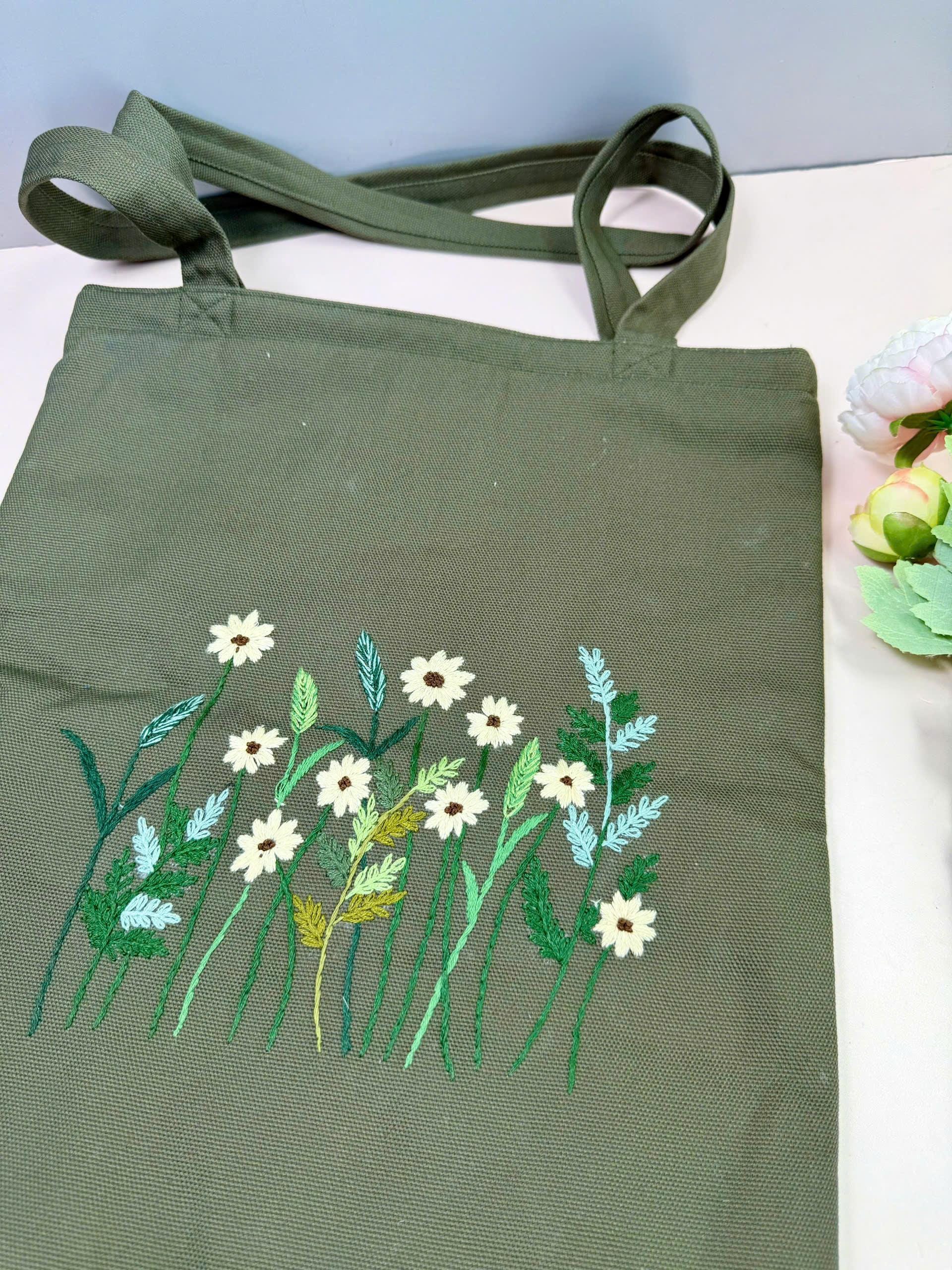 デイジー刺繍入りリネントートバッグ（ファスナー付き）、ワイルド