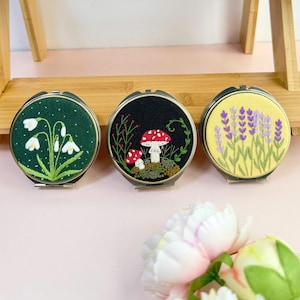Boîte à bijoux brodée à la main florale, boîte à bijoux avec miroir, cadeau de demoiselle d'honneur, cadeau de Saint-Valentin, cadeau de fête des mères