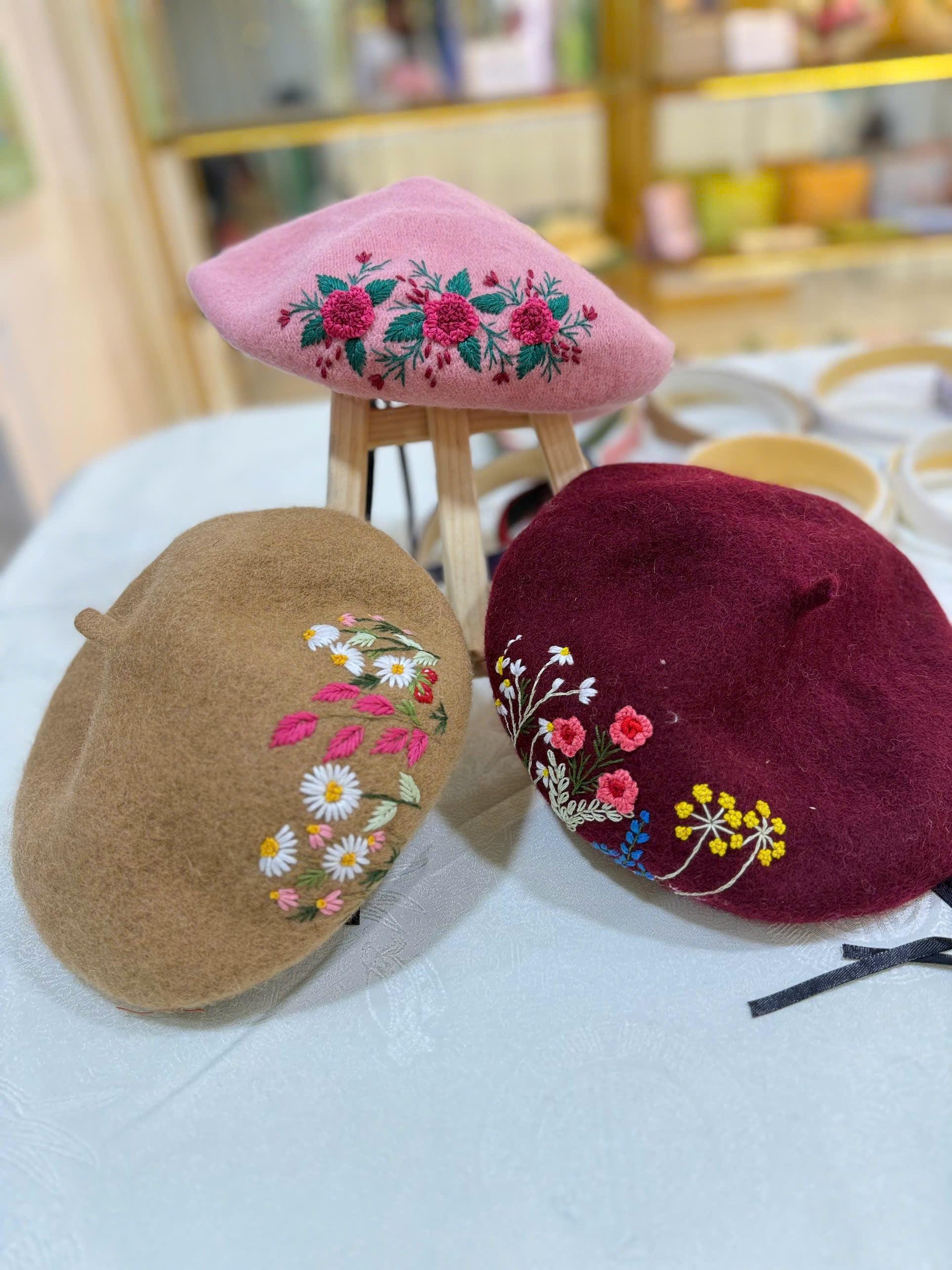 花柄刺繍フレンチベレー帽、手刺繍ベレー帽レディース、花柄冬用ベレー