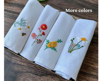 Handbroderade linneservetter med blommor, linneservetter med vildblommor, personlig servett, bordsdekoration, återanvändbar servett, blombukettservetter