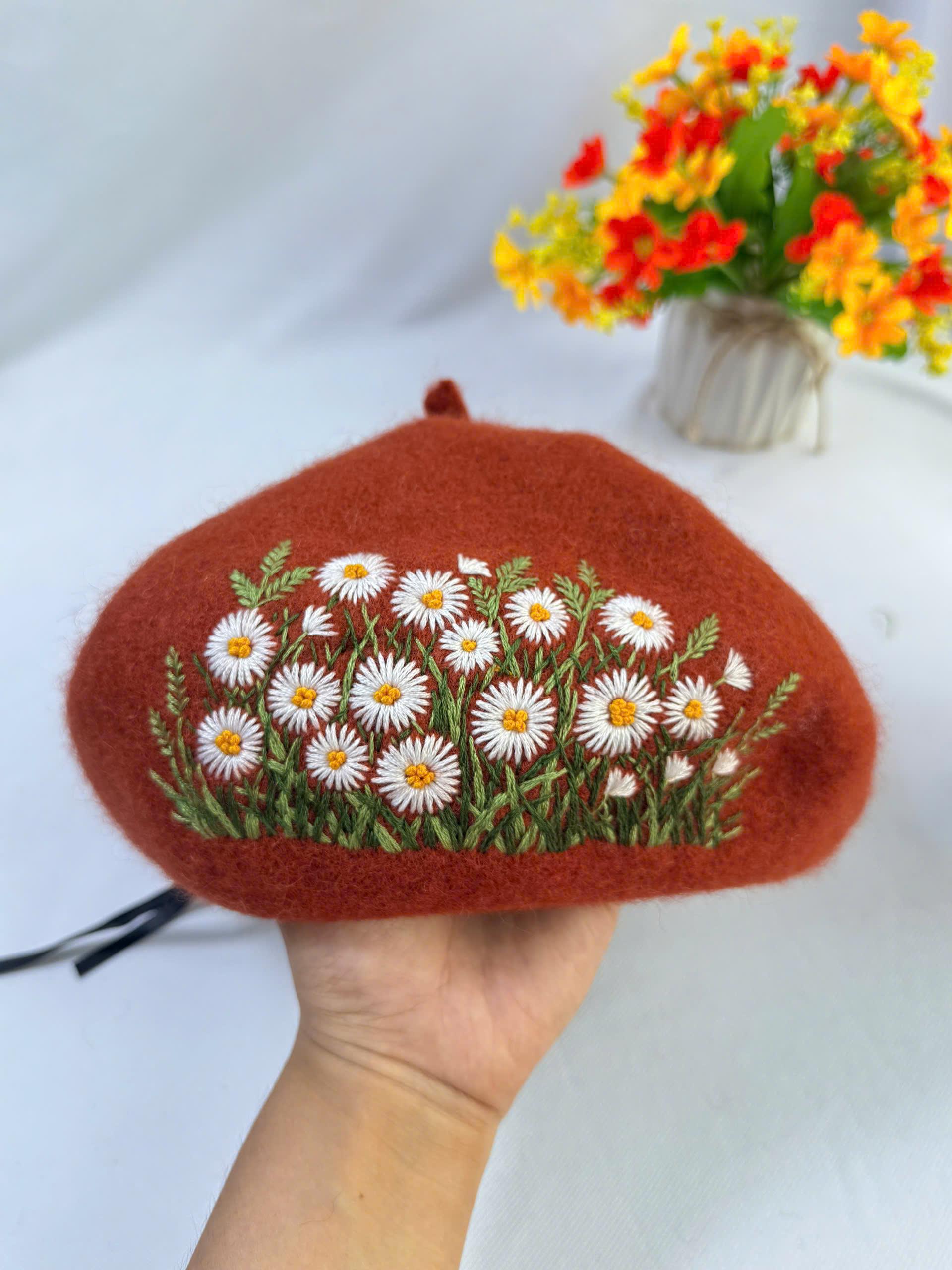 花刺繍フレンチベレー帽、手刺繍ベレー帽レディース、花付き冬用ベレー