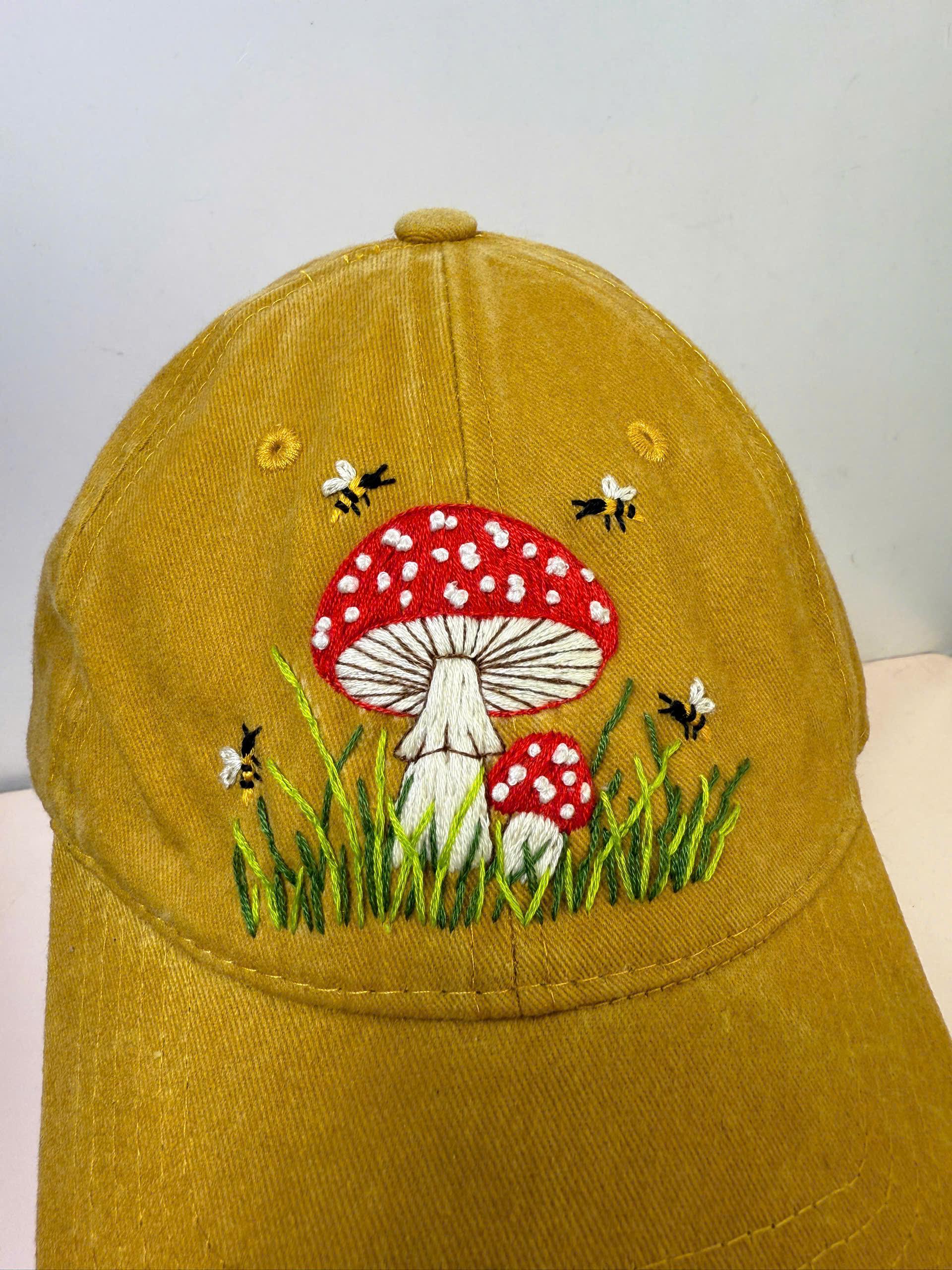 Mushroom and Bee Embroidered Baseball Cap, Daisy Hand  display picture 1