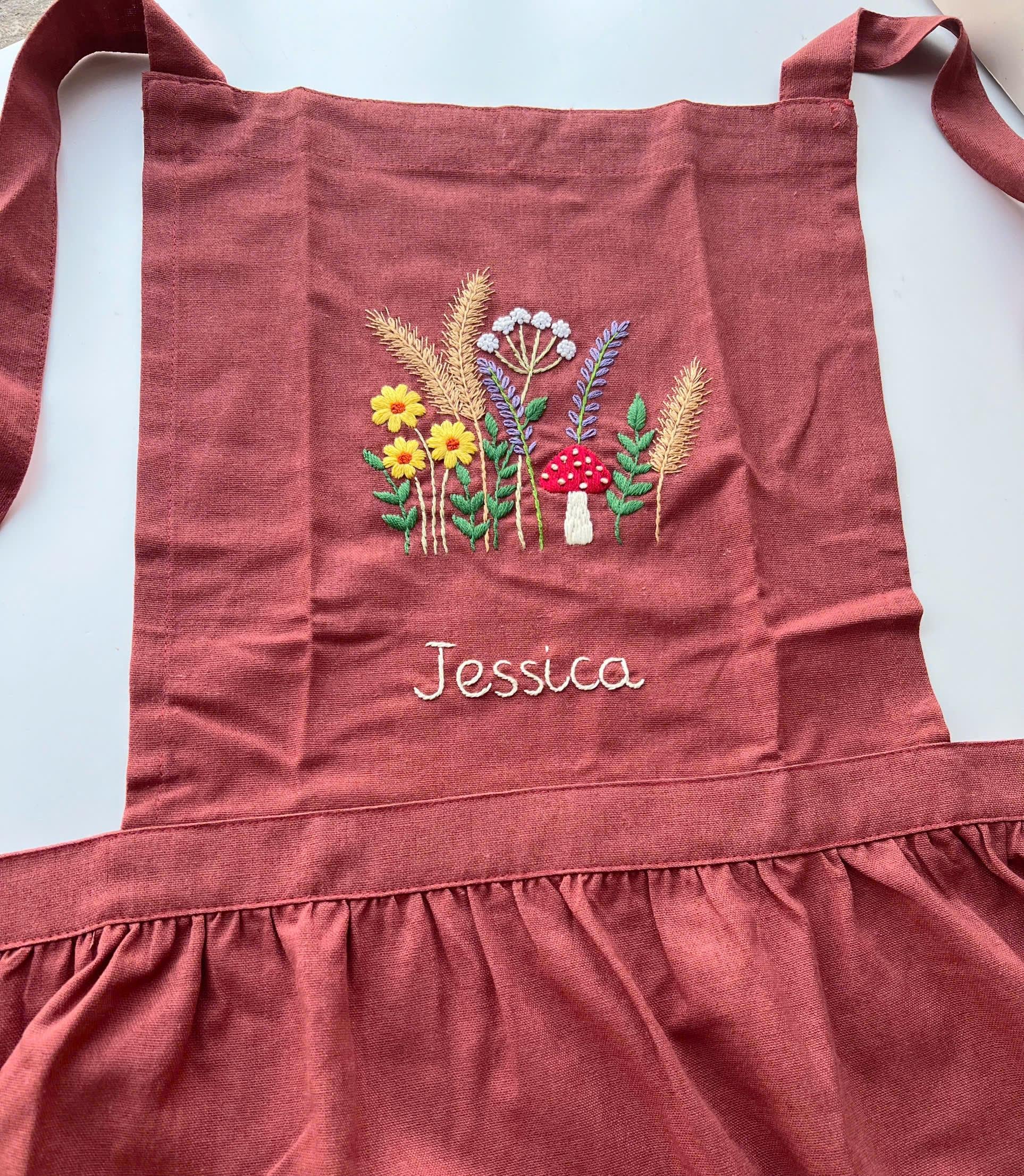 手刺繍エプロン レディース、花刺繍エプロン、リネンエプロン