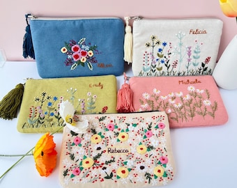 Bolsa de flores bordada a mano personalizada, billetera de lino rosa, bolsa de maquillaje hecha a mano, regalo de dama de honor, monedero de lino, bolsa de bordado de rosas