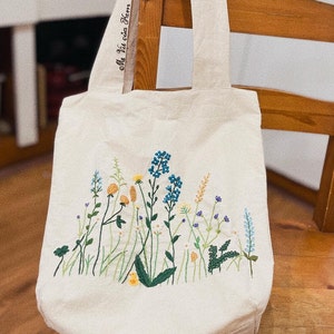 Floral Garden Embroidered Canvas Tote Bag With Zipper And Pocket, Wild Flower Tote Bag, Hand Embroidered Tote, Personalised Bag,Shopping Bag