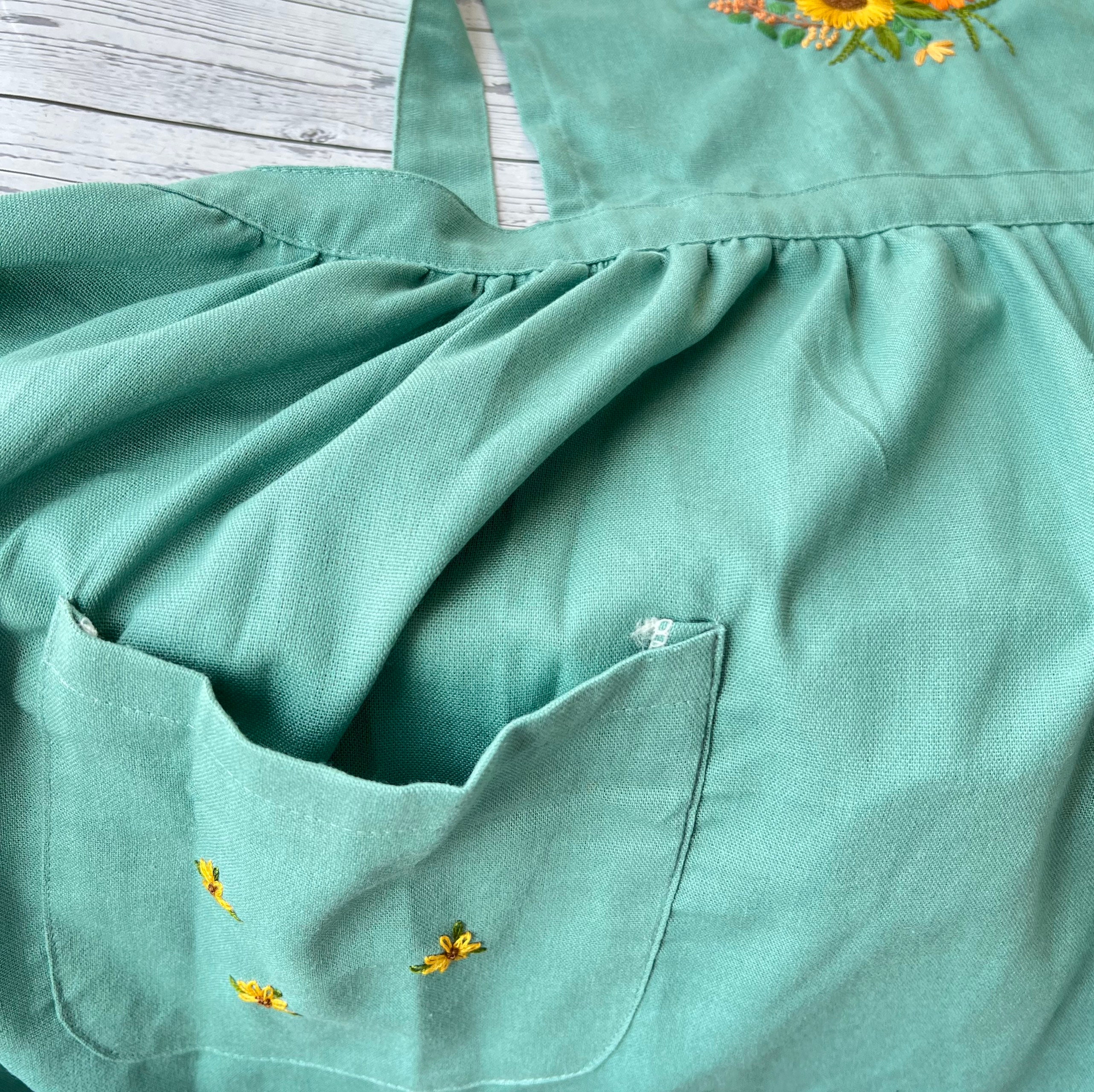 ひまわりの手刺繍エプロン（女性用）、花柄刺繍エプロン、リネン