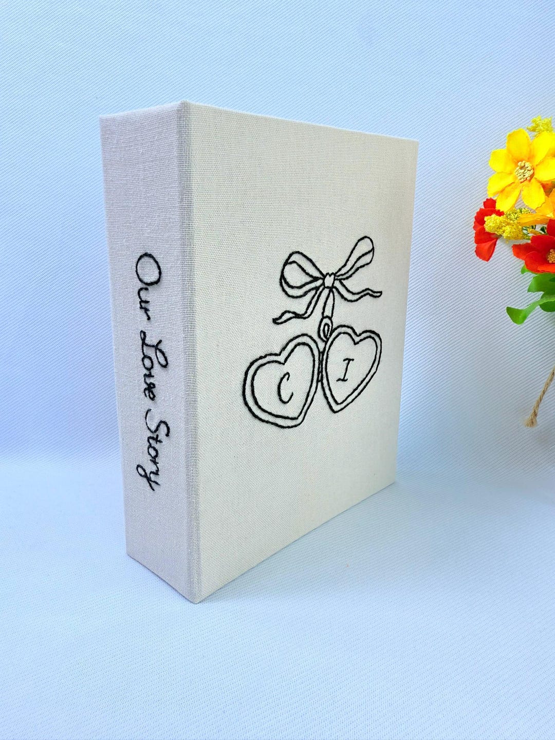 Hand Embroidered Photo Album With Sleeves, Personalized Photo Album, Anniversary Gift, Unique Photo Album, Wedding Embroidered Photo Album.