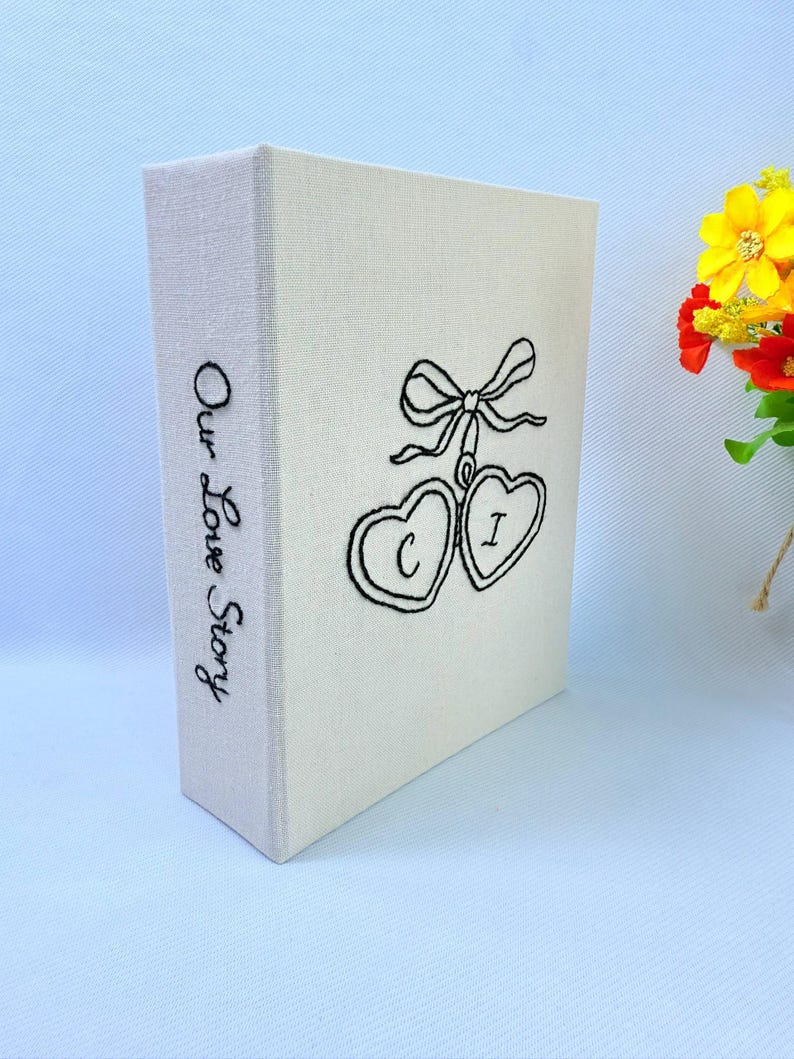 Hand Embroidered Photo Album With Sleeves, Personalized Photo Album, Anniversary Gift, Unique Photo Album, Wedding Embroidered Photo Album.
