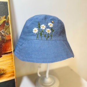 Personalized Hand Embroidered Linen Baby Bucket Hat, Toddler Bucket Hat, Beach Hat, Kid Hat, Baby Shower Gift,Baby Sun Hat,Neutral Baby Gift