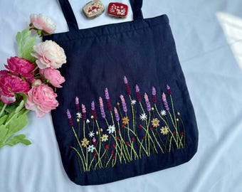 ラベンダーガーデン刺繍入りリネントートバッグ、ジッパーとポケット