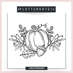 May include: Black and white line art illustration of a pumpkin, acorn, and leaves. The illustration is surrounded by a border with the text "PLOTTERDATEI" in the top center.