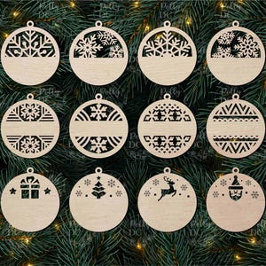 Pacchetto di ornamenti per l'albero di Natale personalizzati file di taglio SVG, ornamenti natalizi tagliati in carta, file svg di palline di Natale tagliate al laser