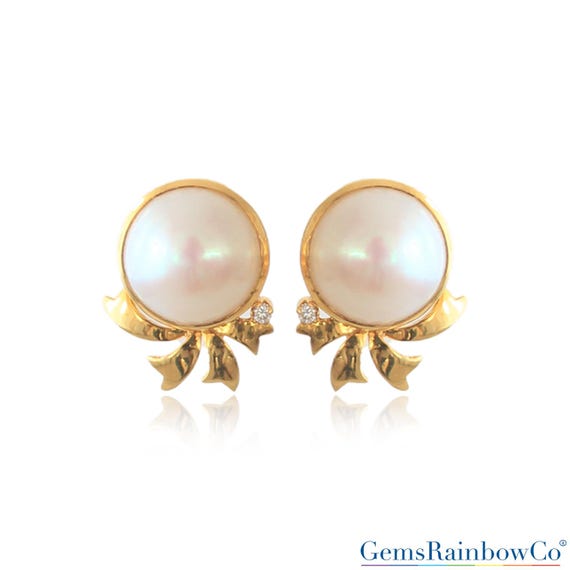 Diamond Pearl Stud Earrings, Dainty white Pearl Earrings, 18K Gold Earrings, Screw back Earrings, Wedding Earrings, Bridesmaid Gift
