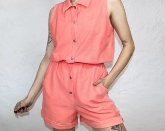 Mono vintage de una pieza NEWYORK LAUNDRY de los años 80 y 90, de felpa color albaricoque, sin mangas y con botones, talla 40