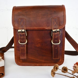 Handtasche aus Leder, Umhängetasche, Schultertasche, Tasche mit Schnallen, Büffelleder, Handmade, Braun Bild 3