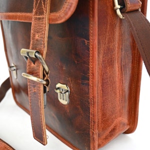 Handtasche aus Leder, Umhängetasche, Schultertasche, Tasche mit Schnallen, Büffelleder, Handmade, Braun Bild 9