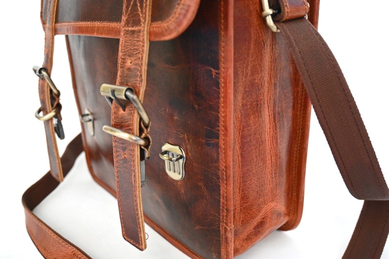 Handtasche aus Leder, Umhängetasche, Schultertasche, Tasche mit Schnallen, Büffelleder, Handmade, Braun Bild 9