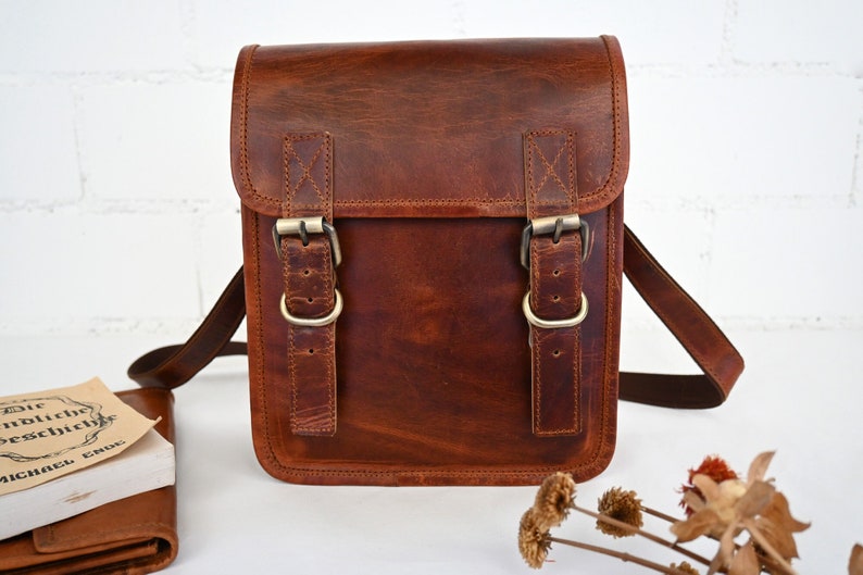Handtasche aus Leder, Umhängetasche, Schultertasche, Tasche mit Schnallen, Büffelleder, Handmade, Braun Bild 3