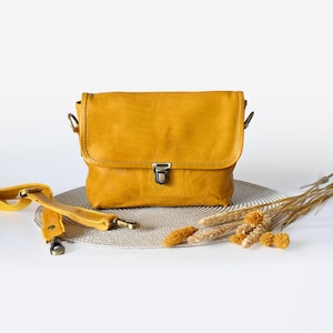 Ledertasche Gelb | Handgefertigte Handtasche „Kali“ | Leder Clutch gelb | Bunte Leder Handtasche | Vintage Tasche Leder | Boho Leder Tasche