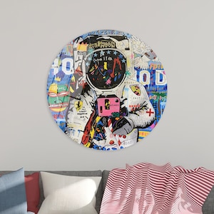 Banksy Astronaut Glass Art: Graffiti Wall Decor, 3D Canvas