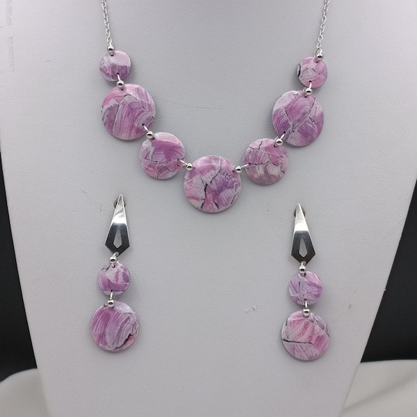 Parure collier chaine maille forçat argentée et pastilles pâte polymère rose et mauve et ses boucles d'oreilles assorties - petit modèle