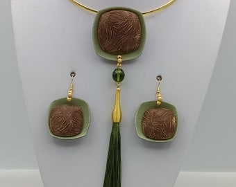 Gold choker and geometric domed pendant with pearl and green pompom and matching earrings