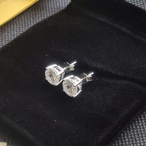 2ct Moissanite Stone Diamond Earring Studs 925 Sterling Silver VVS1 Excellent Cut 18K White Gold Unisex 2 carat