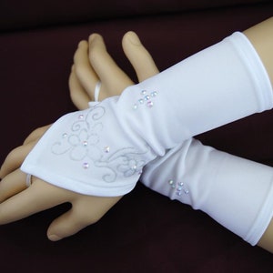 Handschuhe Kommunionhandschuhe Mädchen Stulpen Fingerlinge weiss Blumenmuster+Kreuz