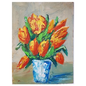 Pintura de tulipanes en jarrón con tulipanes naranjas, pintura al óleo original, flores, bodegón, obra de arte empastada, bodegón con tulipanes amarillos, arte mural