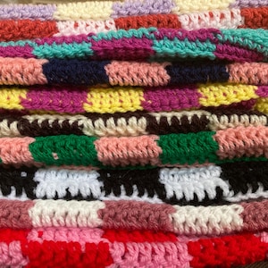 2-color checkerboard crochet hat (part 2)
