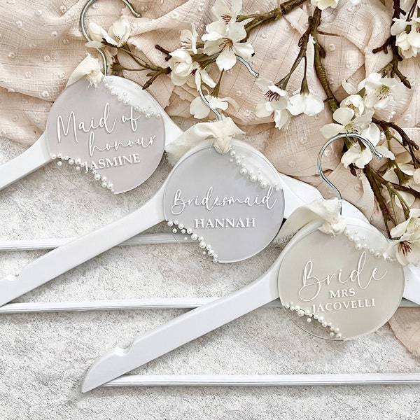 Personalised Wedding Hanger, Hanger Tag, Pearl Wedding Accessories, Acrylic Hanger Tag, Bridesmaid, Maid of Honour, Gift for Bride