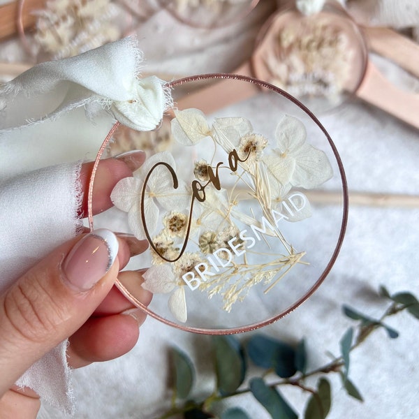 Wedding Hanger Tags, Pressed Flowers Wedding, Bridesmaid Hanger, Dried Flowers, Personalised Hanger Tags, Bridesmaid Gift, Maid of Honour