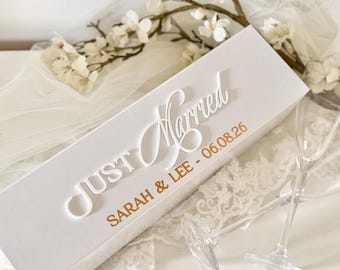 Personalised Champagne Box, Wedding Gift for Couple, Mr & Mrs Personalised Champagne Box, Engagement Gift