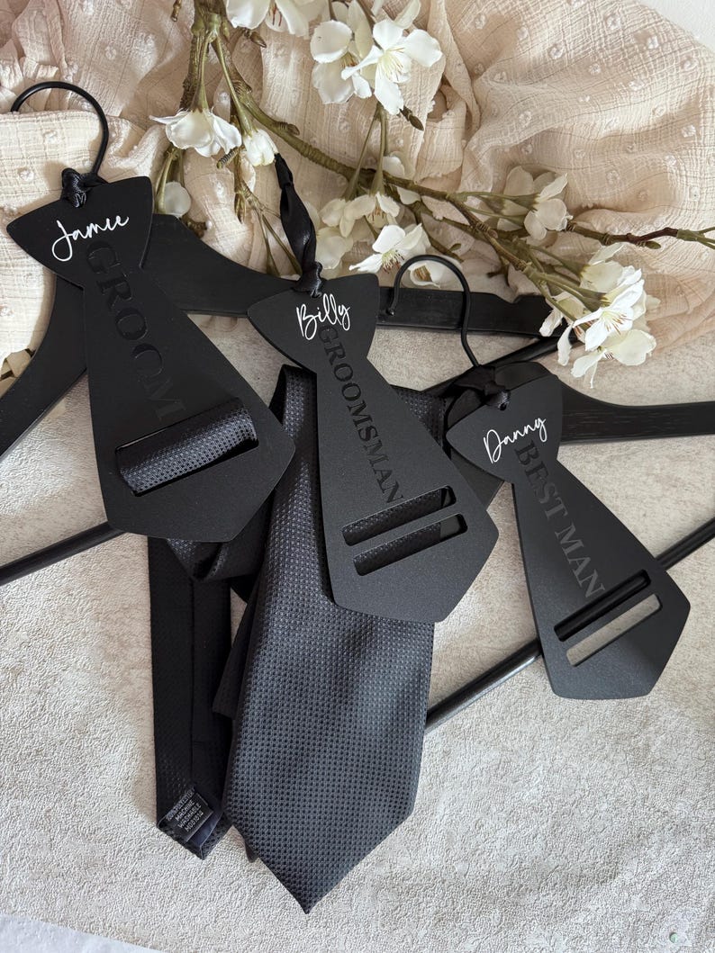 Danny R Name Tag Tie Hanger, Groomsmen Hanger Tags, Gift for Groom, Best Man, Usher ...