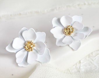 Earrings flowers, bridal earrings, white / gold or pink / gold, stud earrings, bridal jewelry, wedding bride, bridesmaid, ear jewelry women