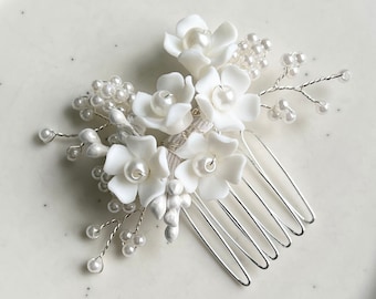 Accesorios para el cabello de novia con flores de cerámica blanca, plata, perlas, peineta, accesorios para el cabello, joyería nupcial floral, boda, joyería de dama de honor