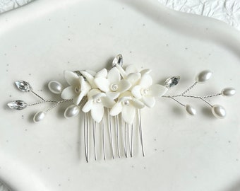 Bridal hair accessories, gold or silver, ivory white, flowers, pearls, hair comb, bridal jewelry, maid of honor, bridesmaids jewelry wedding