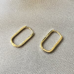 Oval hoops-earrings silver, gold color-minimalist, light-elegant earrings-jewellery gift-women's jewelry-Huggie Hoop-Oval earrings