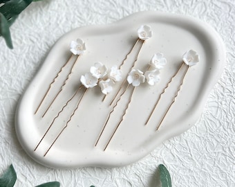 Bridal hair accessories, set of 5, gold with white ceramic flowers, hairpins, delicate pearls, bridal jewelry, bridesmaid jewelry, wedding