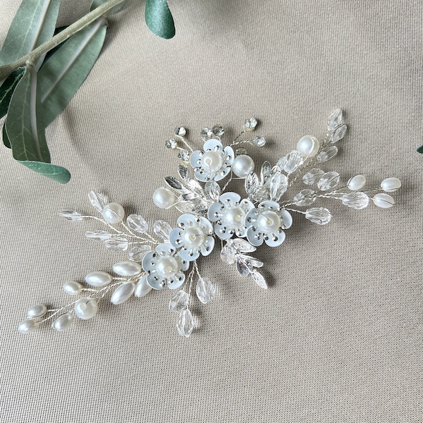 Hair clip, gold and silver, pearls and flowers, bridal hair accessories, bridal jewelry, wedding, bridesmaid, maid of honor, pearl jewelry women