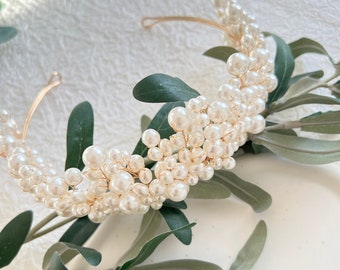 Stunning bridal hair accessories, gold, pearls, pearl jewelry, headband, wedding hair vine, hair vine, bridal hair jewelry