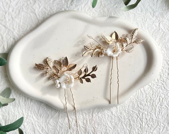 Bridal hair clip, gold, set of 2, bridal jewelry, white pearl flowers, hair accessories, bridesmaids, hairpin, wedding jewelry, bridal hairstyle