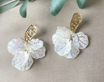 Earrings gold and white, delicate slightly transparent leaves, hanging earrings, elegant bridal earrings wedding, bridal earrings, bridal jewelry