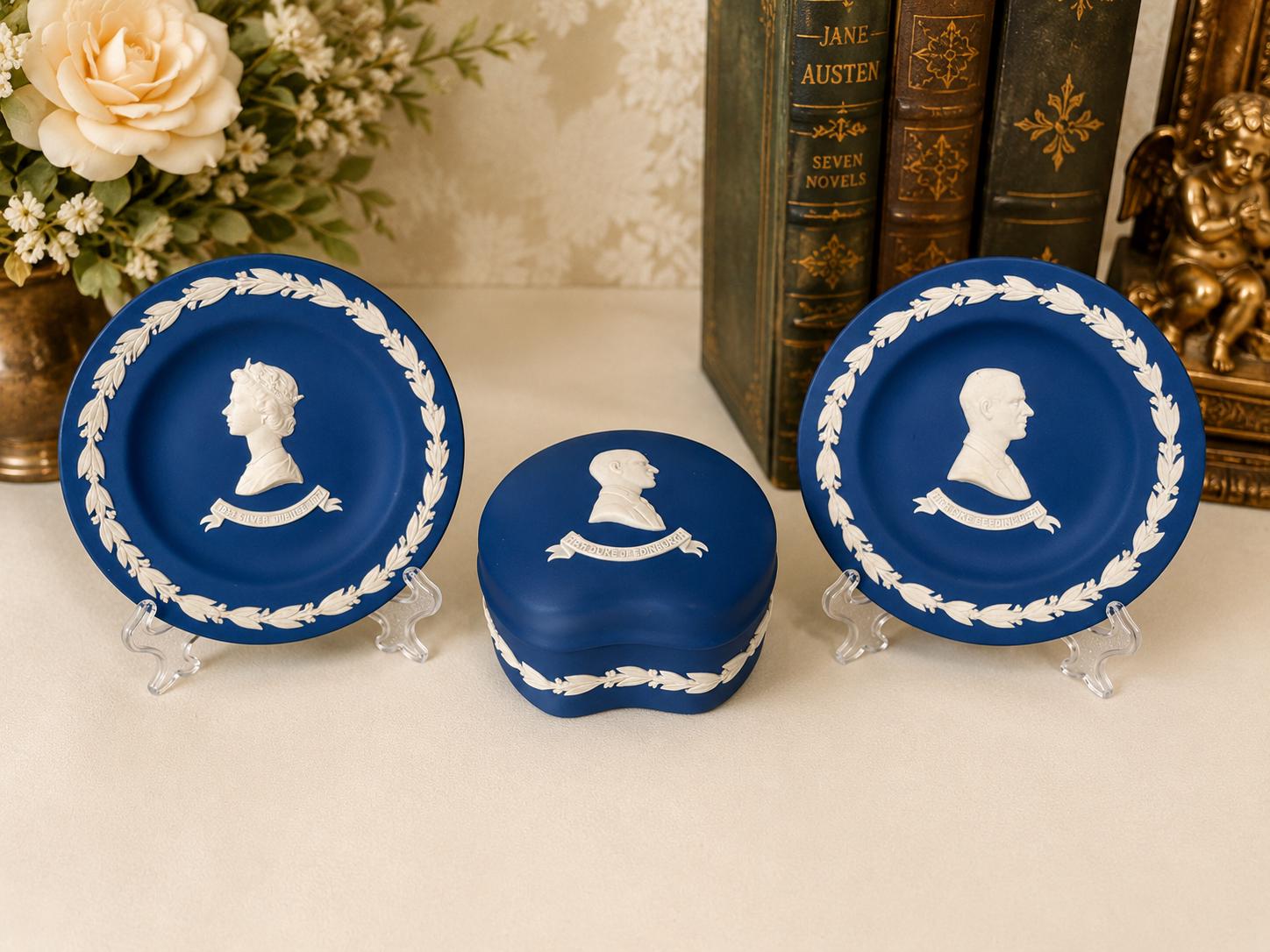 Queen Elizabeth Wedgewood - Etsy